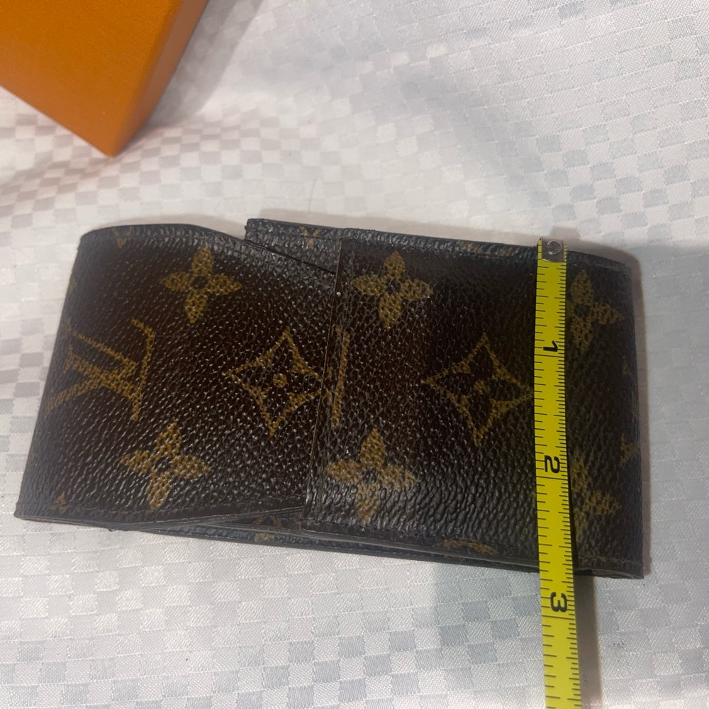 Louis Vuitton Logo Print Case. Satin Dust Bag. - Picture 9 of 9